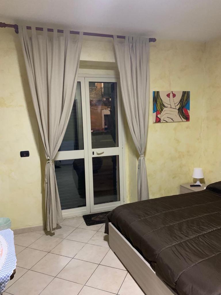 Airport Bedroom House Катания Екстериор снимка
