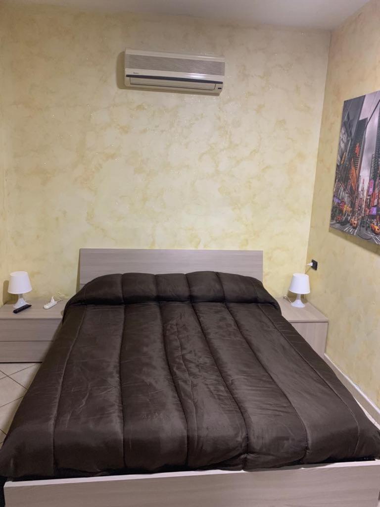 Airport Bedroom House Катания Екстериор снимка
