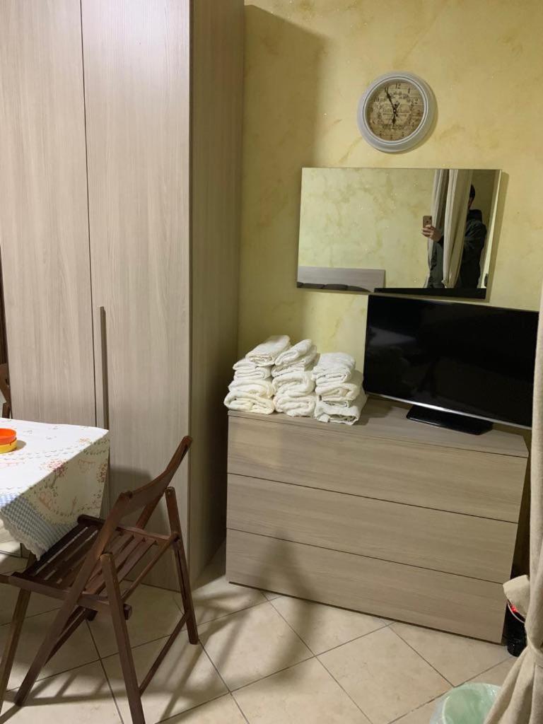 Airport Bedroom House Катания Екстериор снимка
